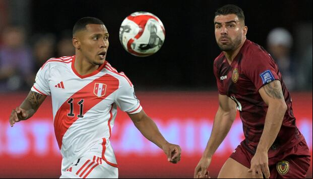 Perú y Venezuela se enfrentan en Maturín, por la fecha 14 de las Eliminatorias 2026. (Foto: AFP)
